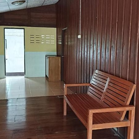 Chanmuang Guesthouse 湄宏颂 外观 照片
